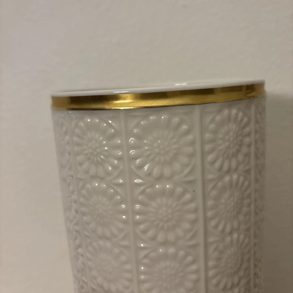 Lenox Porcelain Gold Trim 12
